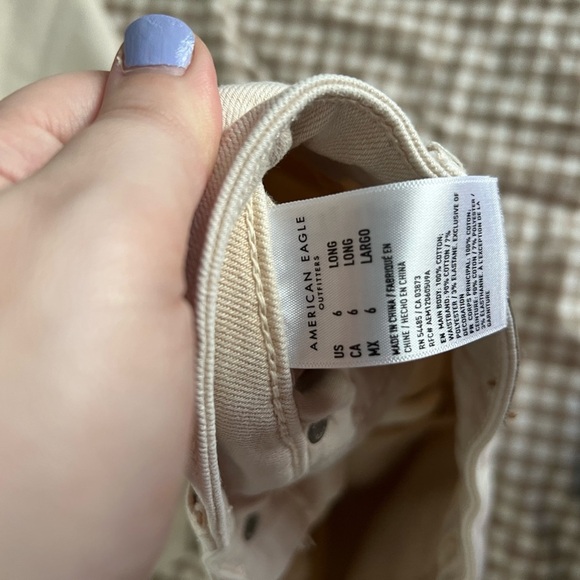 American Eagle Mom Jean - Picture 3 of 4